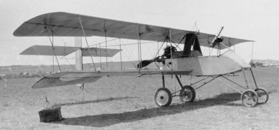 Voisin III, именно такие самолёты впервые уничтожили цеппелины бомбовым ударом
