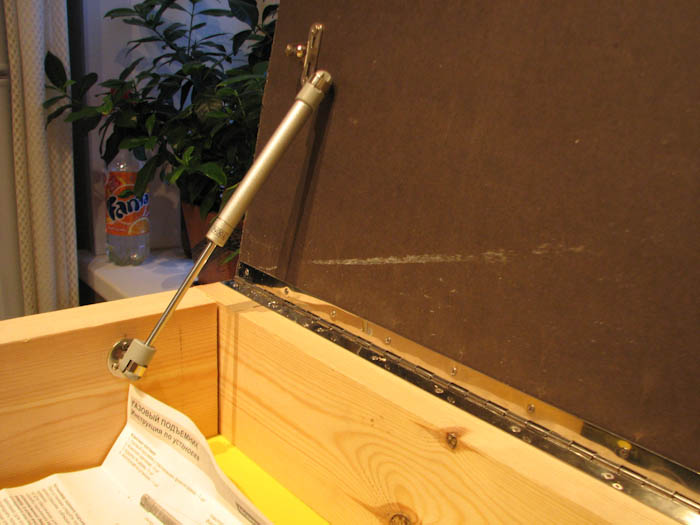 Gas springs installation