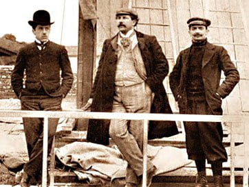 В центре — Аугусту де Альбукерке, слева от него Жорж Саше