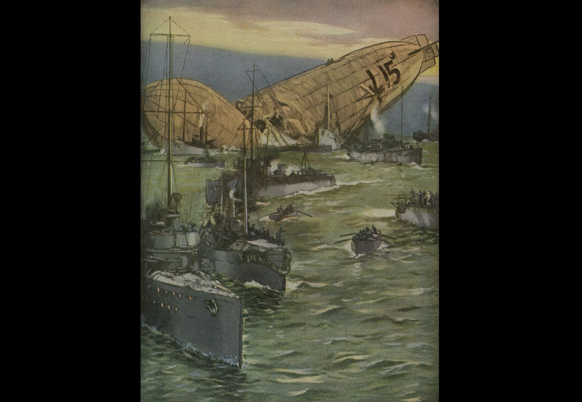 Плавающие в устье Темзы остатки сбитого L-15 в окружении британских военных кораблей