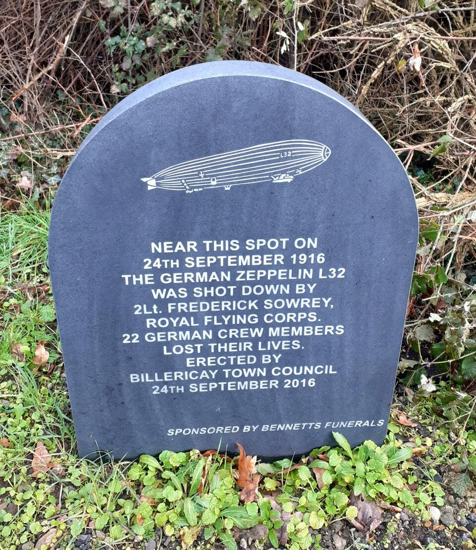 Мемориальный камень на месте падения L-32