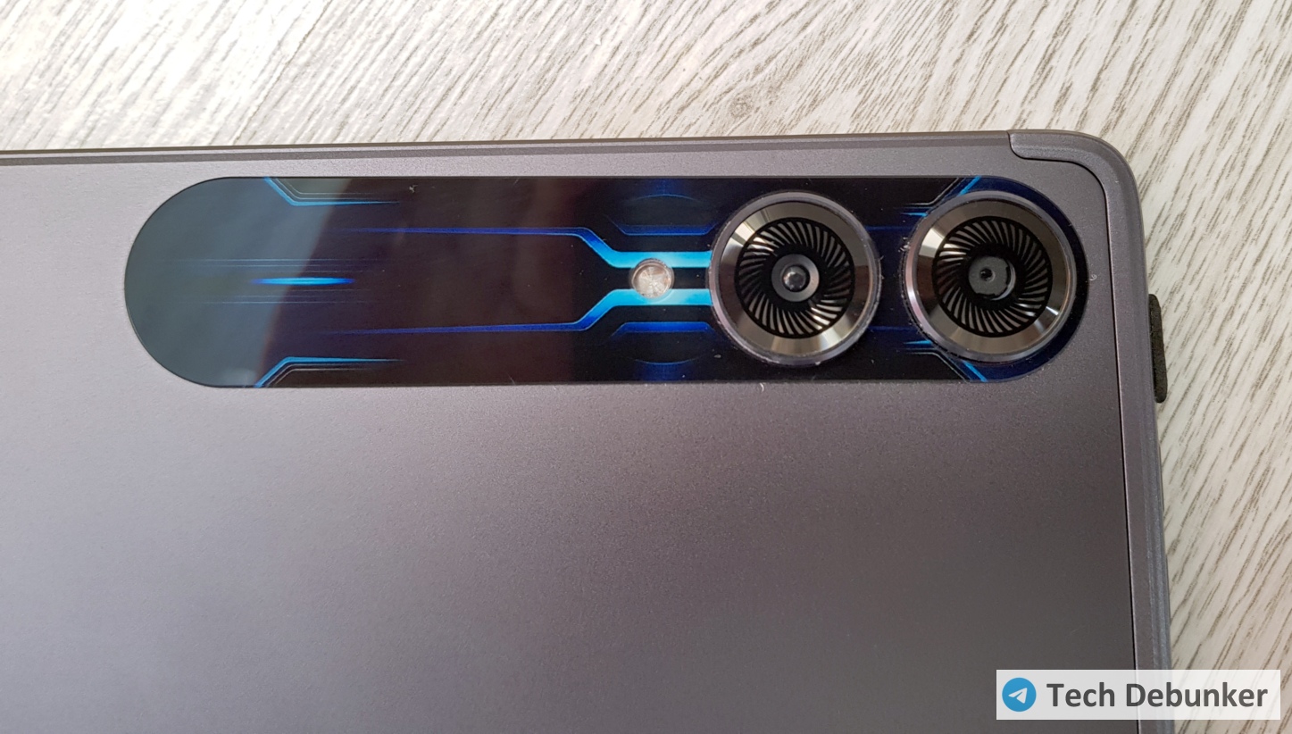 Microscope comparison of Lingbo vs Lenovo Tab M10 pixel density