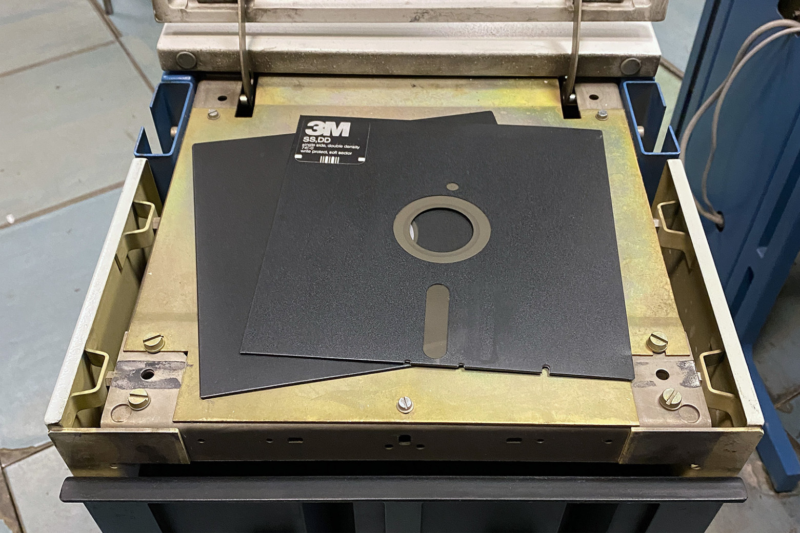 ES 1055M components ready for transport