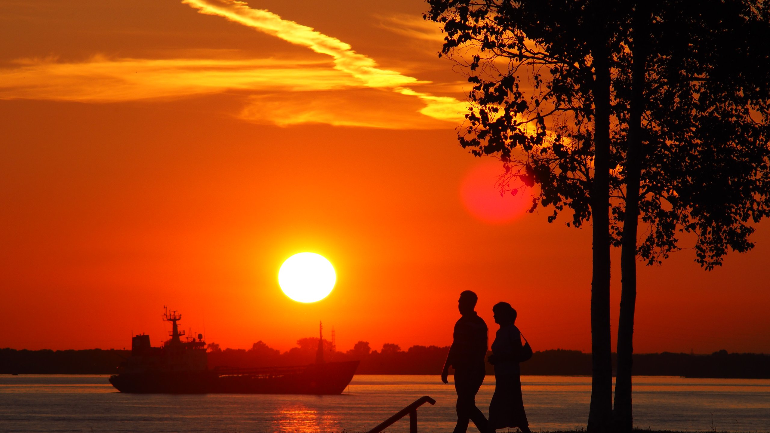 Sunset from the Arkhangelsk embankment
