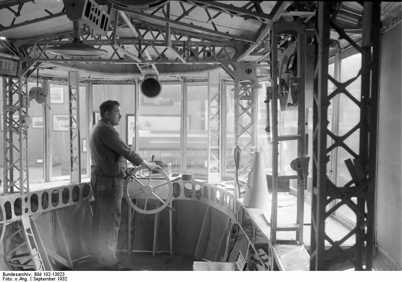 Мостик передней гондолы L-14 в берлинском музее, 1932 год