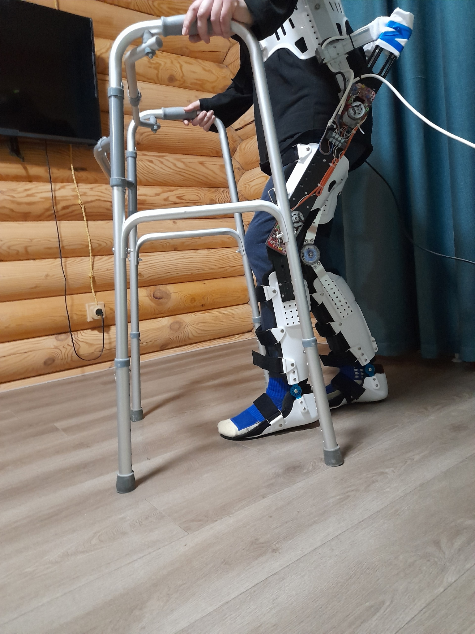 Exoskeleton in use, photo 1