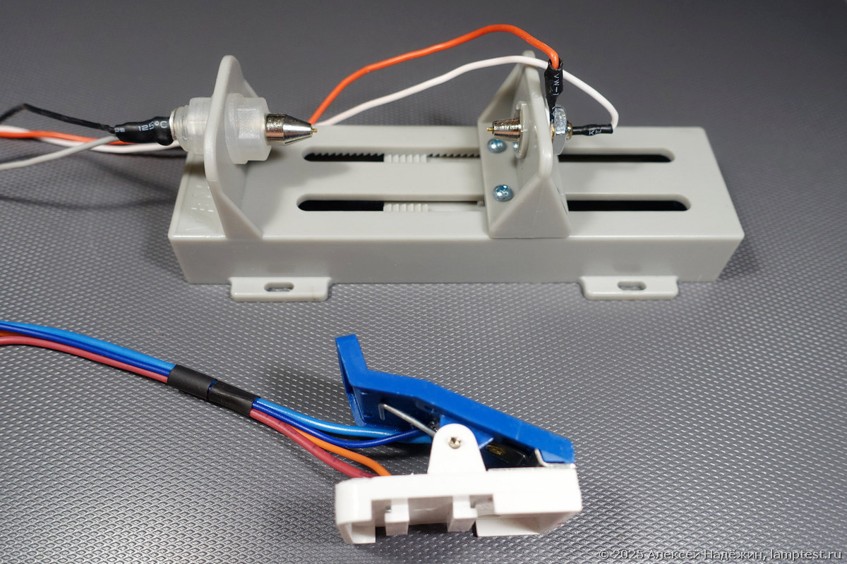 Illustration for A DIY Battery Capacity Tester for the People