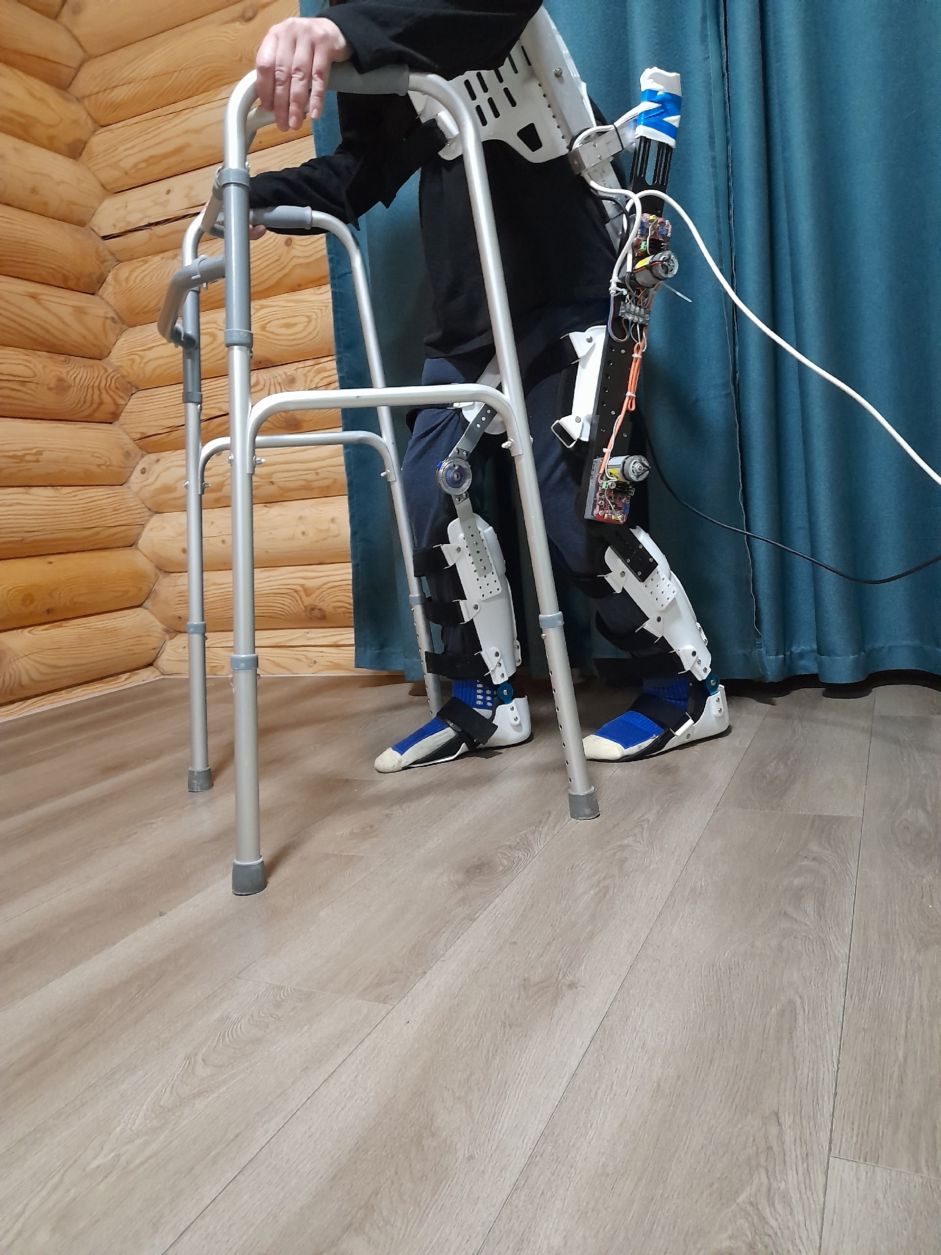 Exoskeleton in use, photo 2